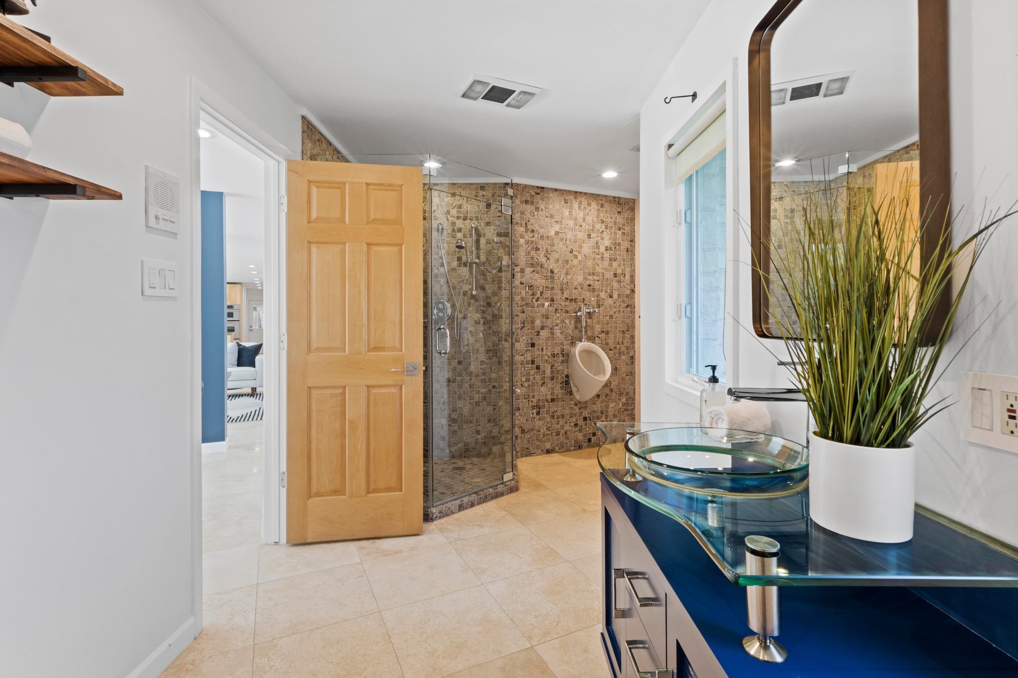 6947 Chinook Dr, Austin, TX 78736