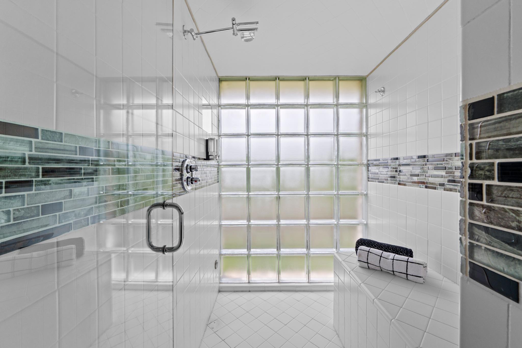 6947 Chinook Dr, Austin, TX 78736