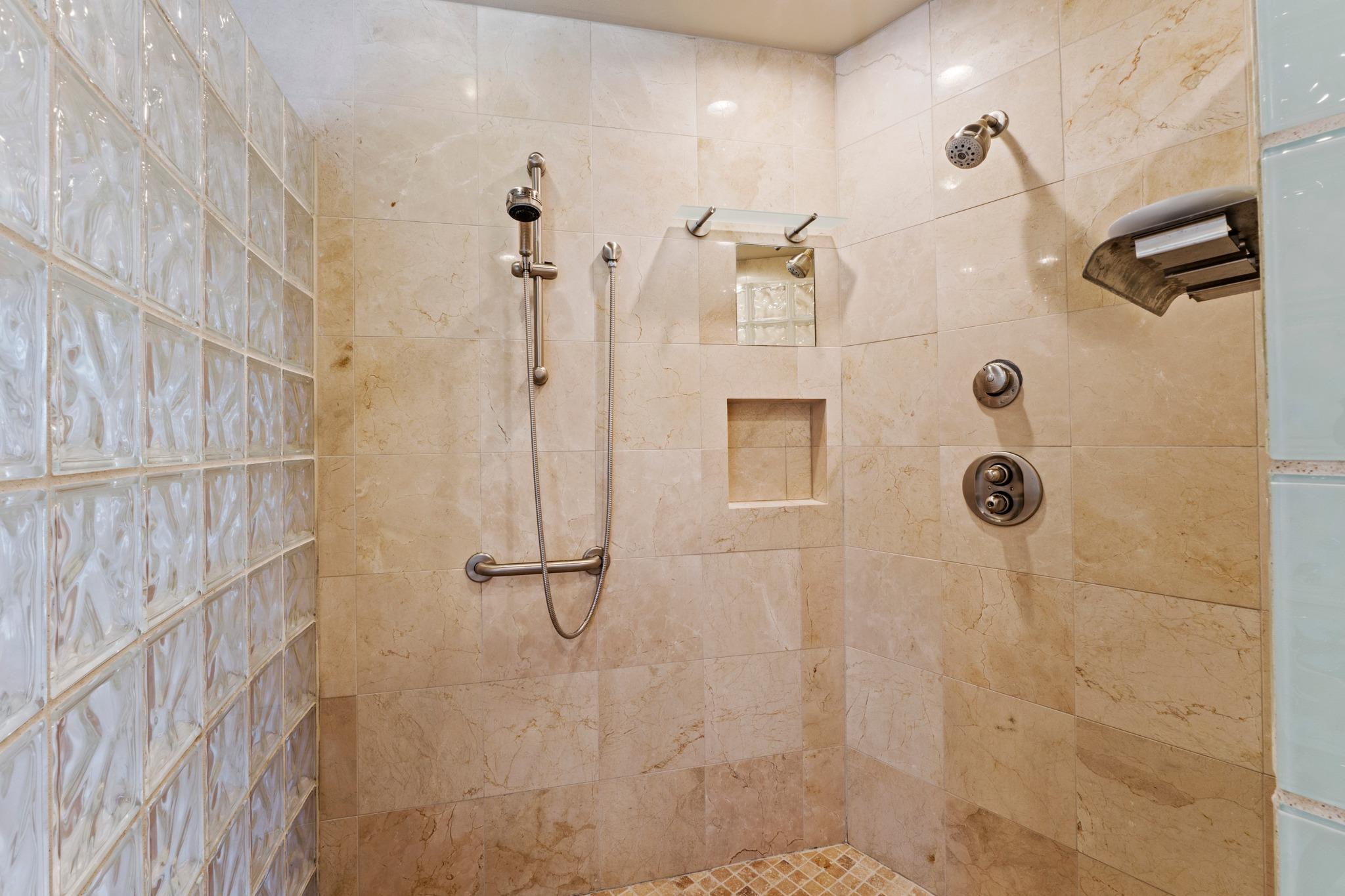 6947 Chinook Dr, Austin, TX 78736