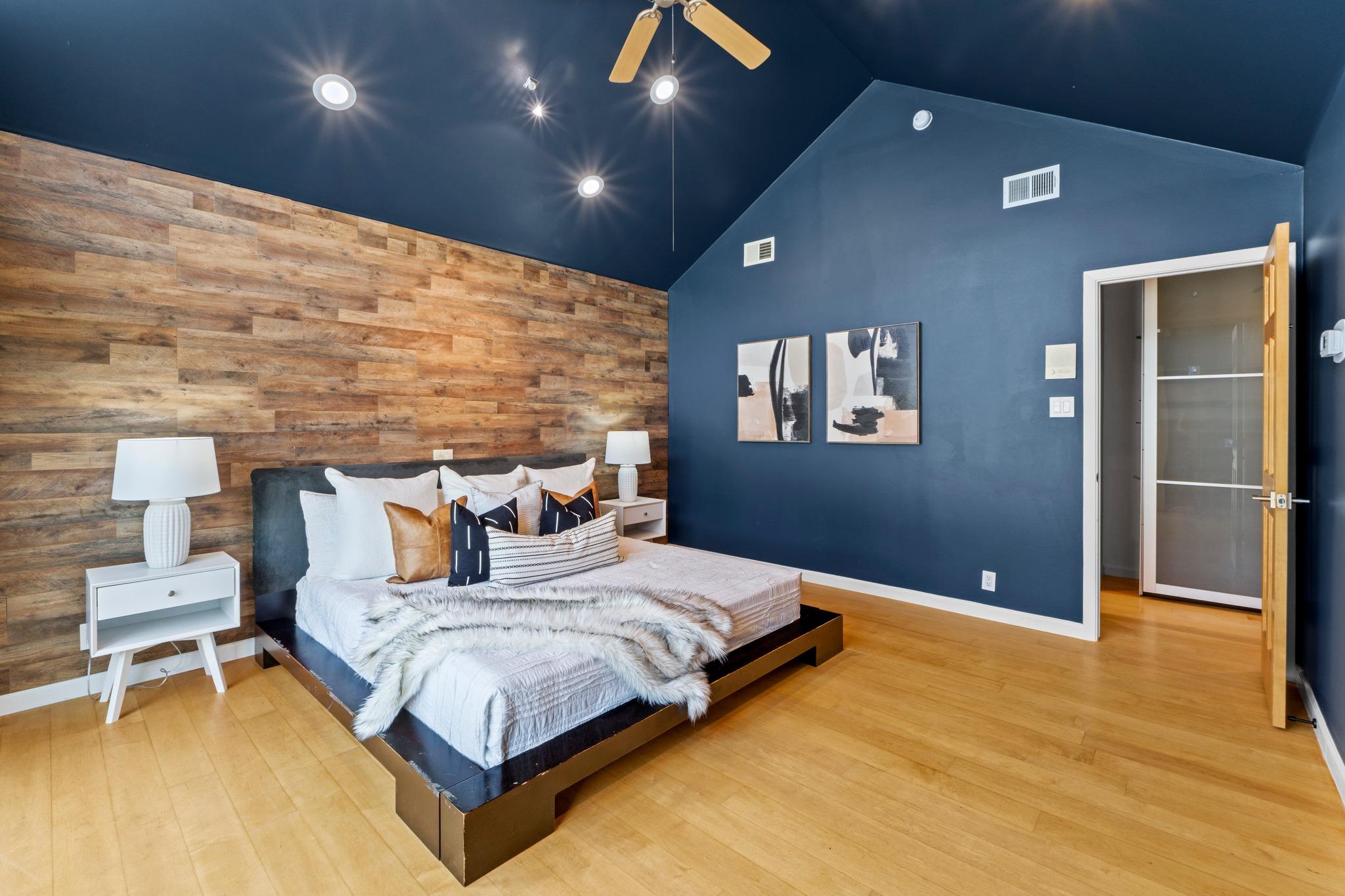 6947 Chinook Dr, Austin, TX 78736