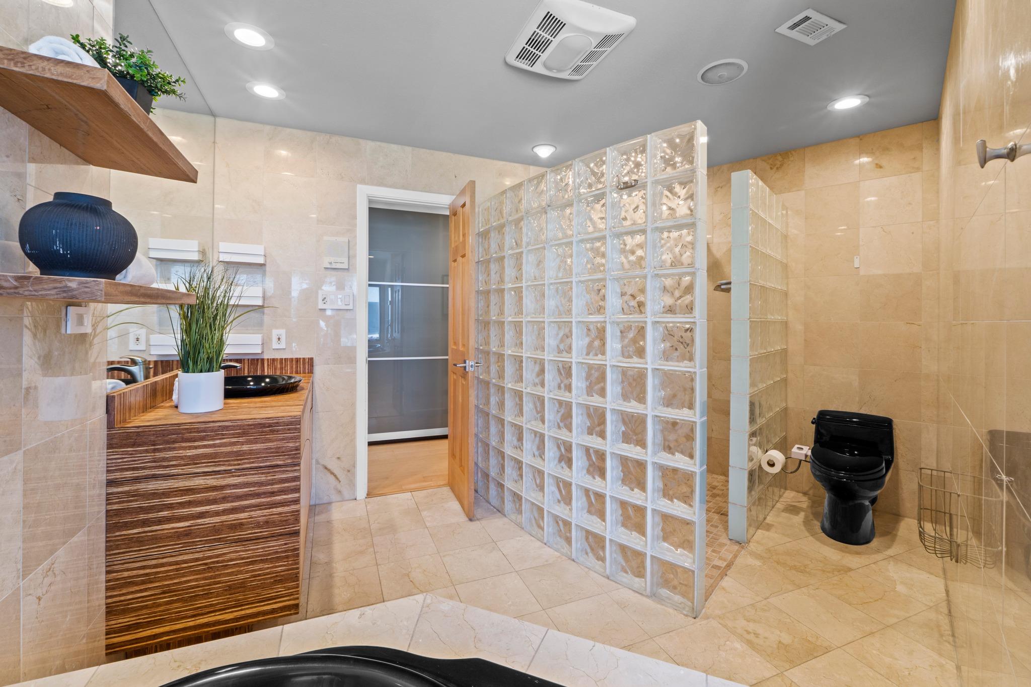 6947 Chinook Dr, Austin, TX 78736