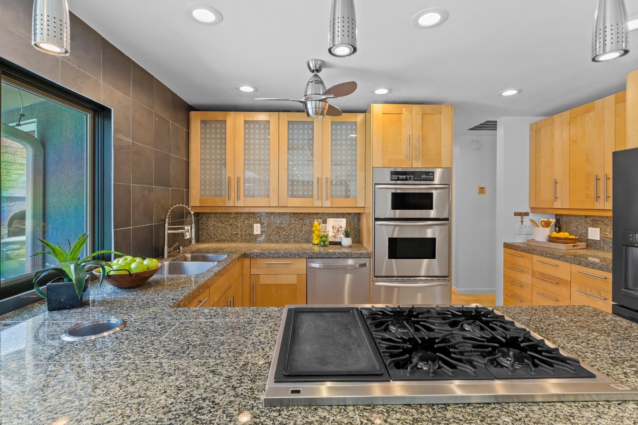 6947 Chinook Dr, Austin, TX 78736