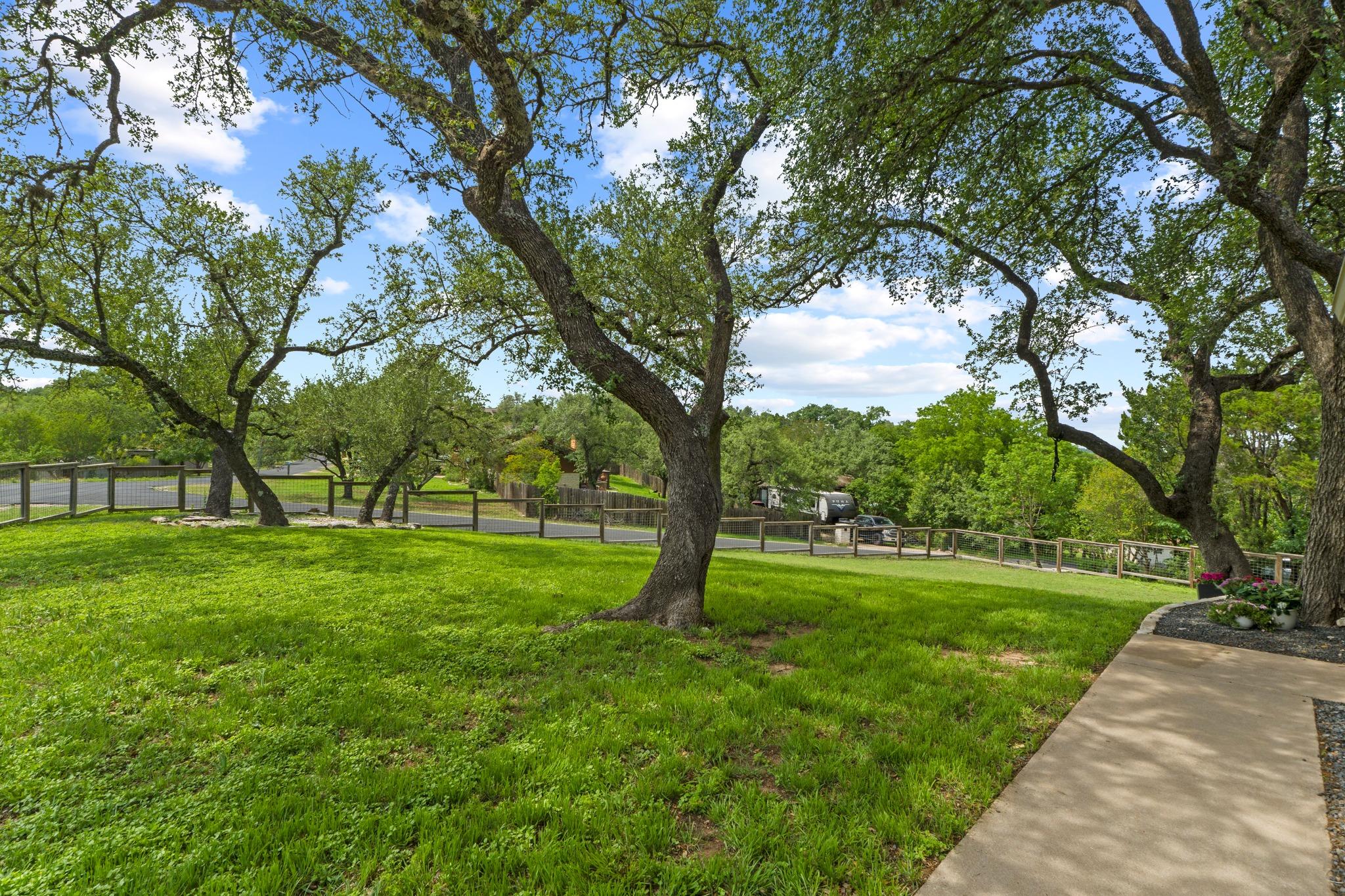 6947 Chinook Dr, Austin, TX 78736