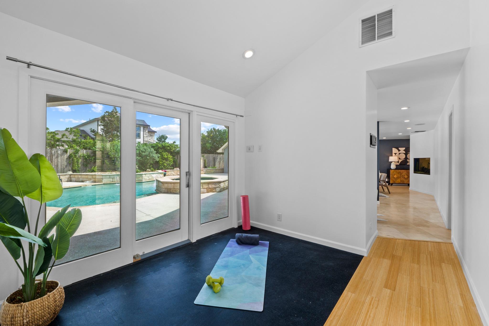 6947 Chinook Dr, Austin, TX 78736