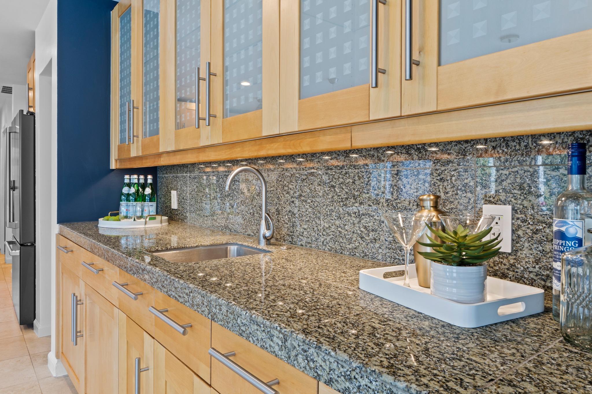 6947 Chinook Dr, Austin, TX 78736