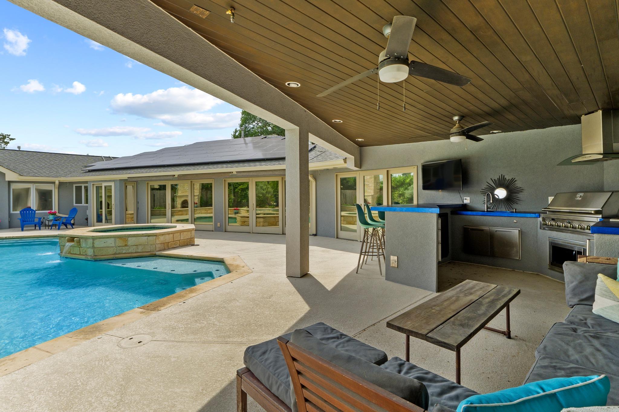 6947 Chinook Dr, Austin, TX 78736