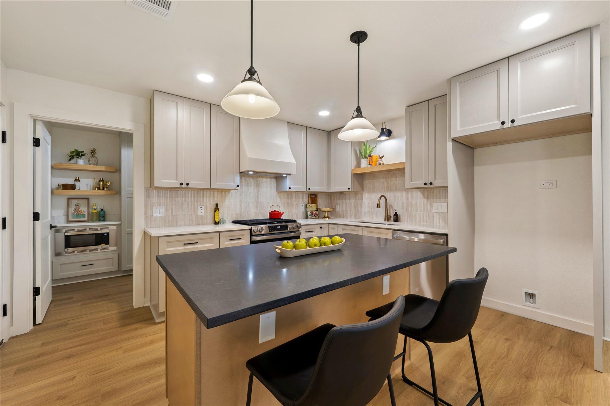 3810 Leafield Dr, Austin, TX 78749