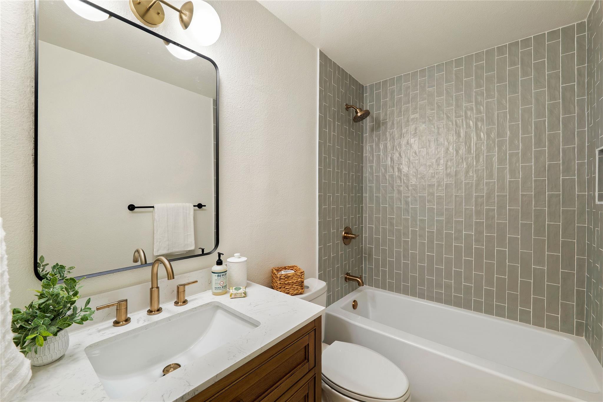 3810 Leafield Dr, Austin, TX 78749