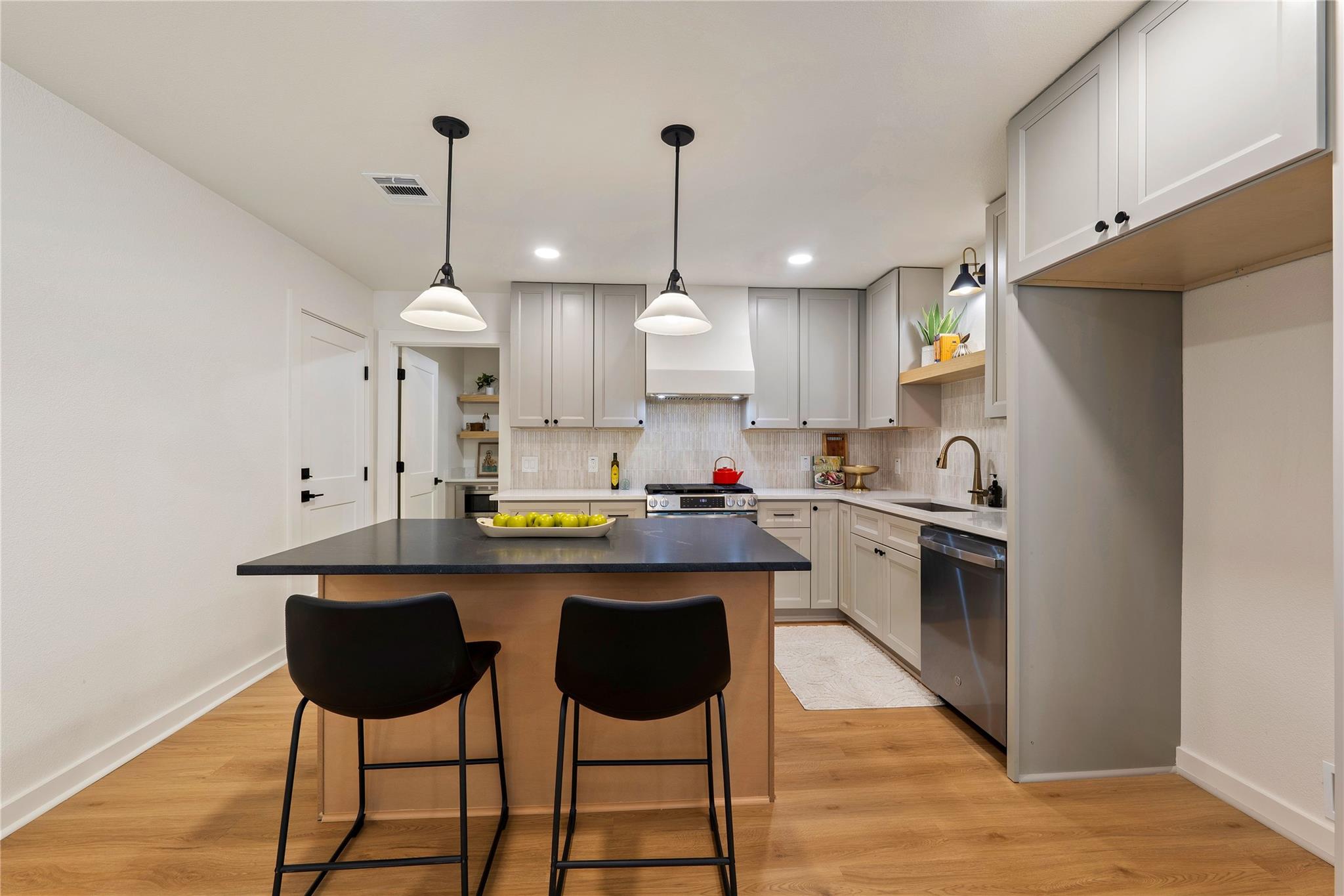 3810 Leafield Dr, Austin, TX 78749
