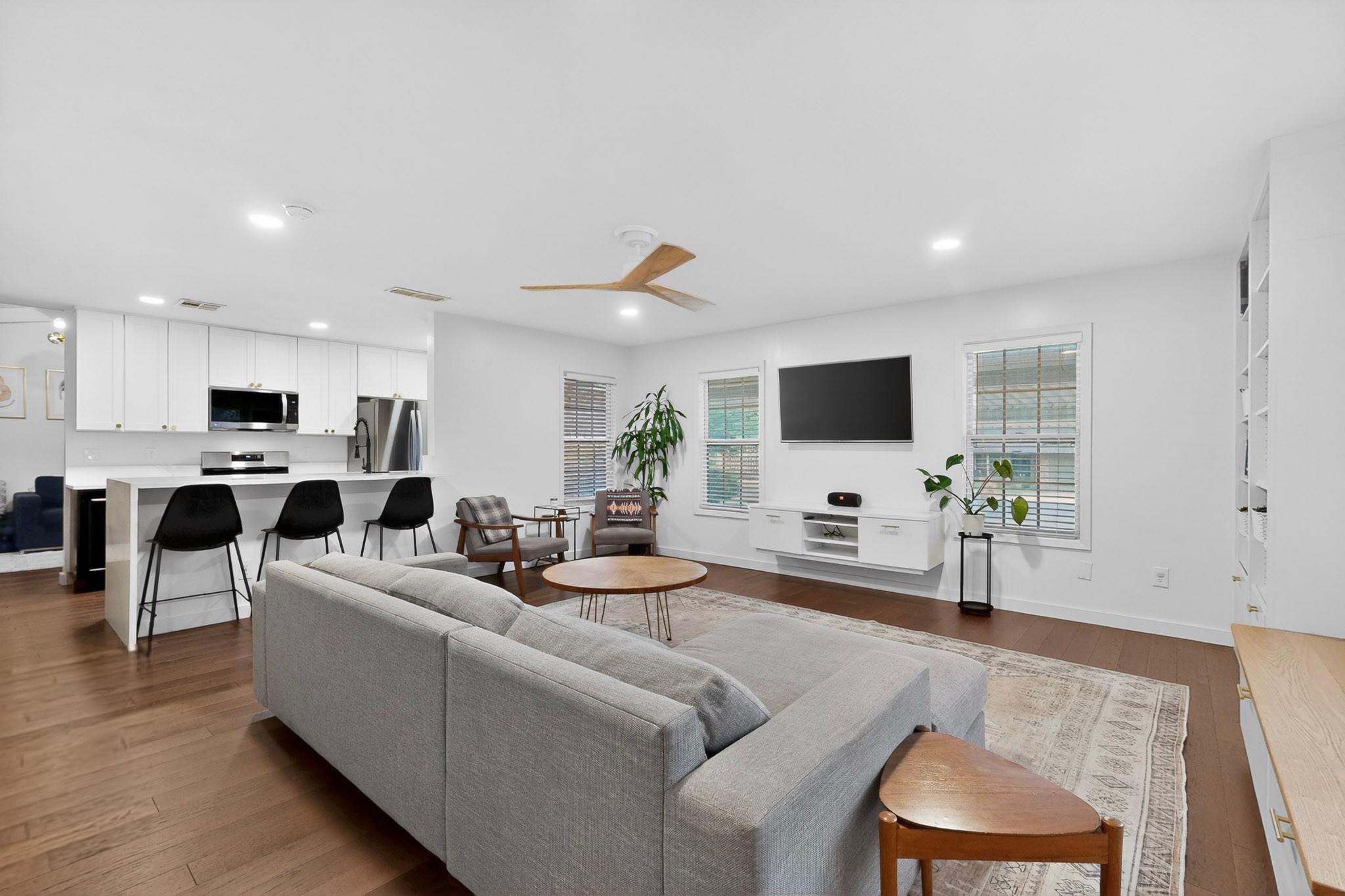 5541 Pine Pl, Austin, TX 78744