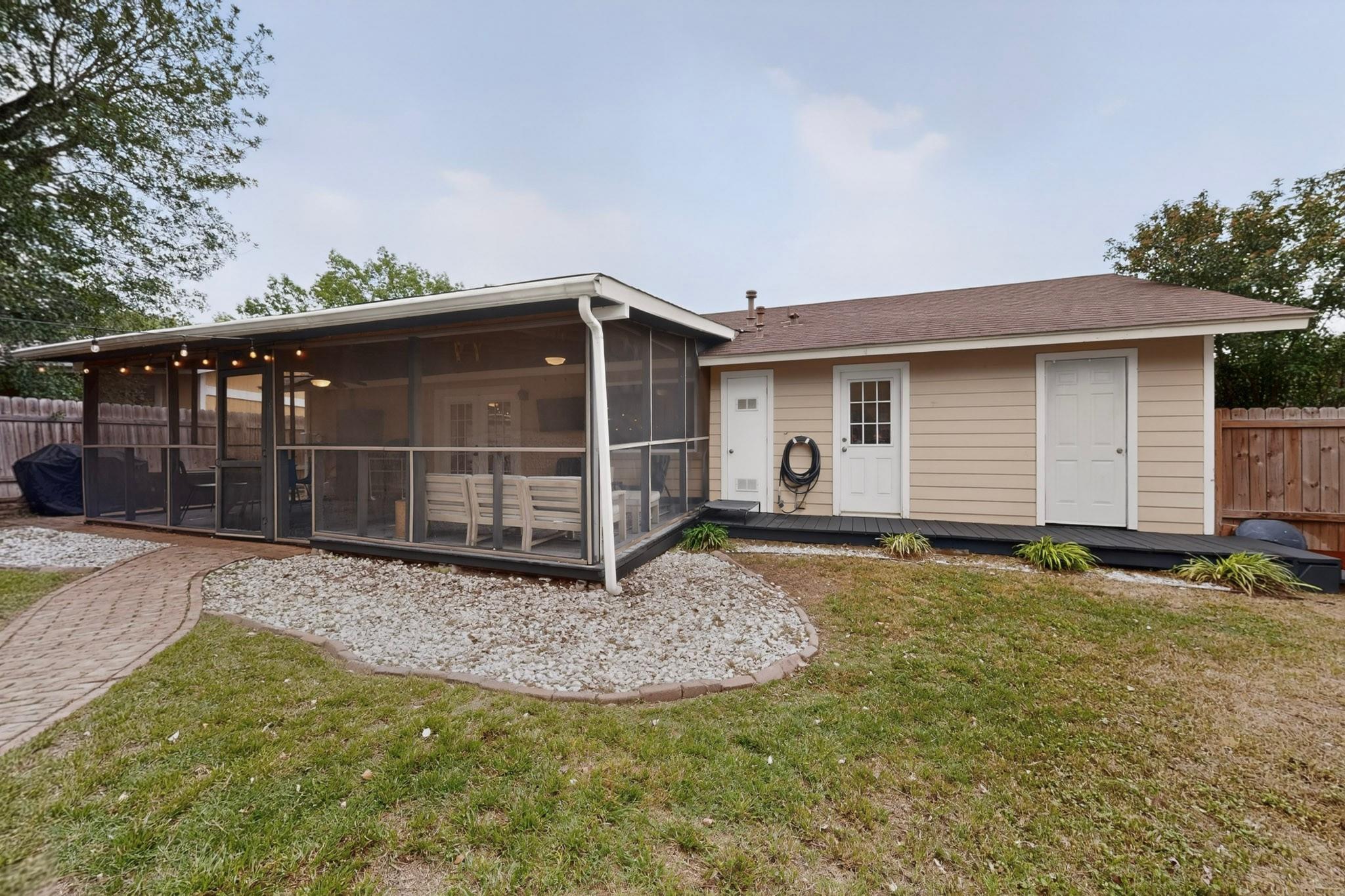 5541 Pine Pl, Austin, TX 78744