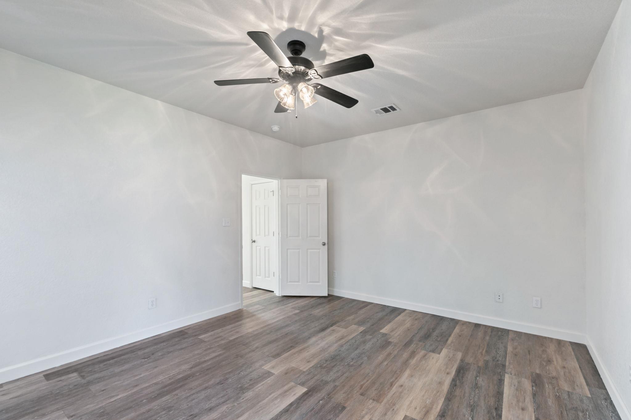 1609 Paint Brush Dr, Lockhart, TX 78644