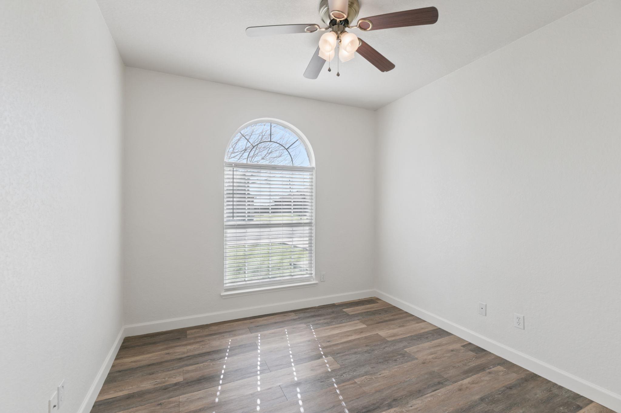 1609 Paint Brush Dr, Lockhart, TX 78644