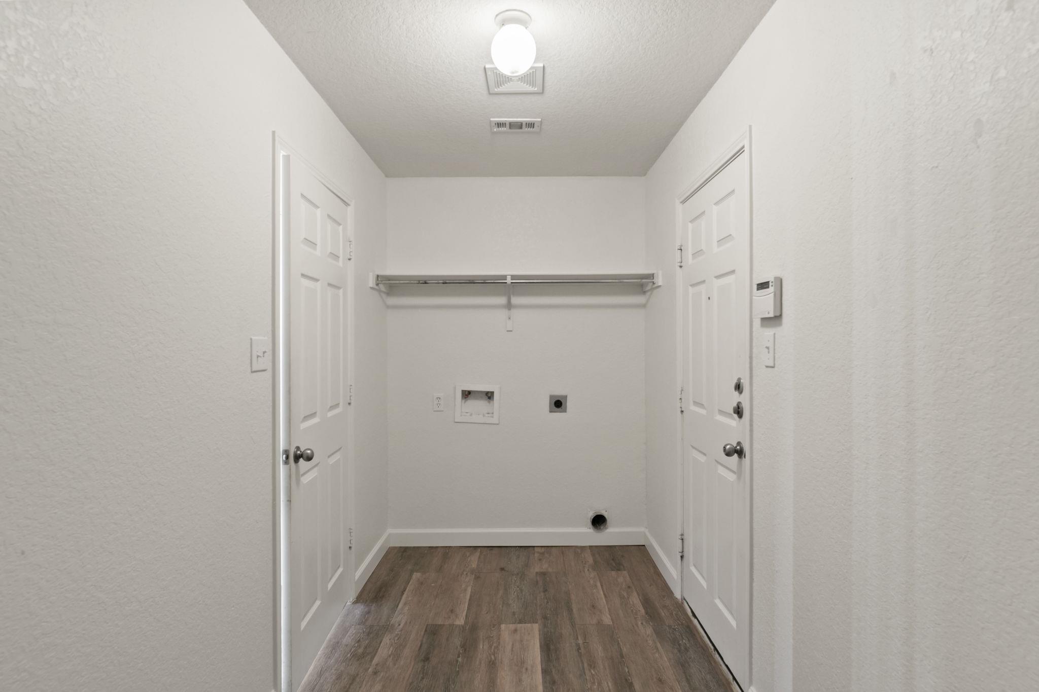 1609 Paint Brush Dr, Lockhart, TX 78644