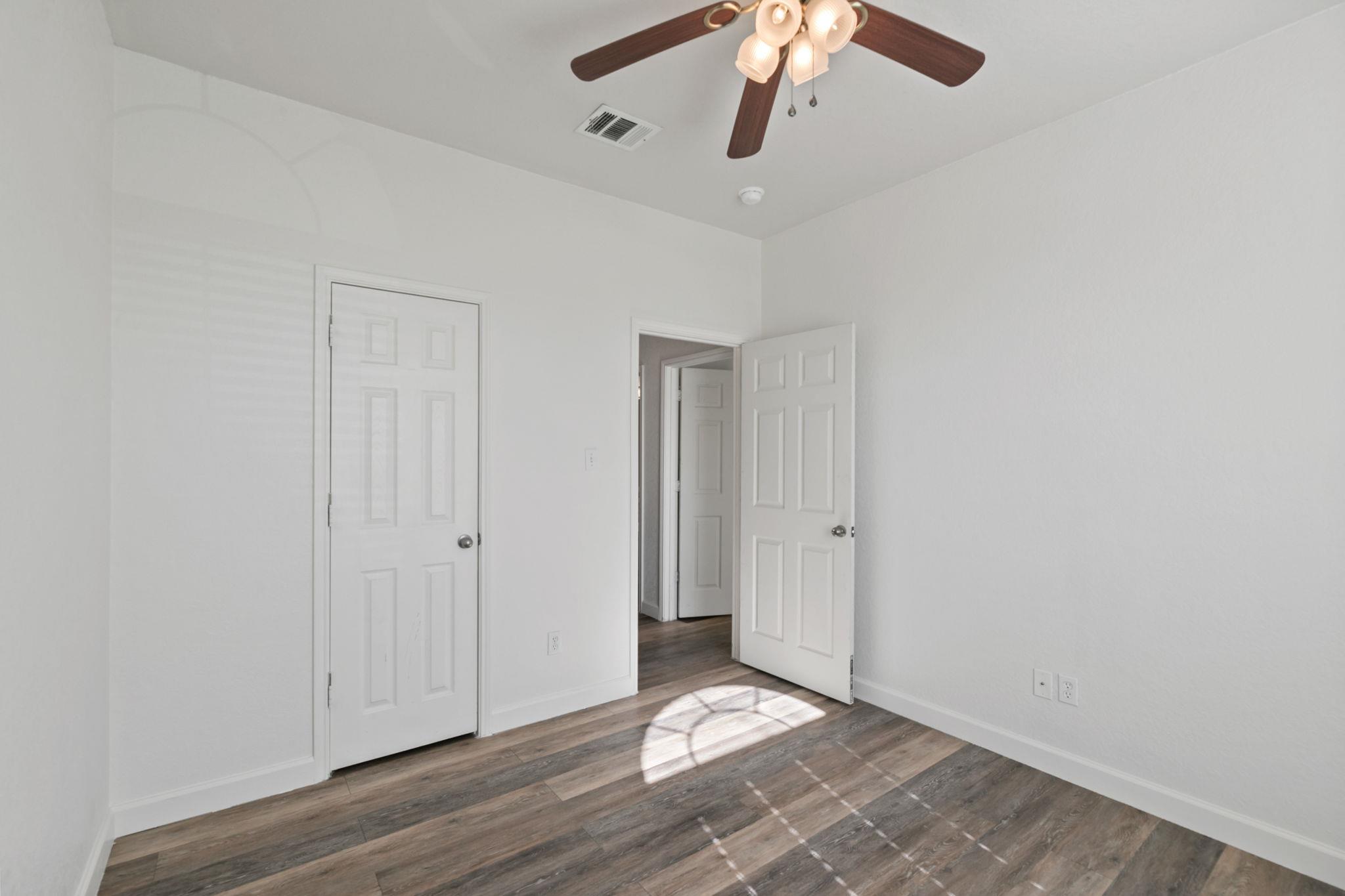 1609 Paint Brush Dr, Lockhart, TX 78644