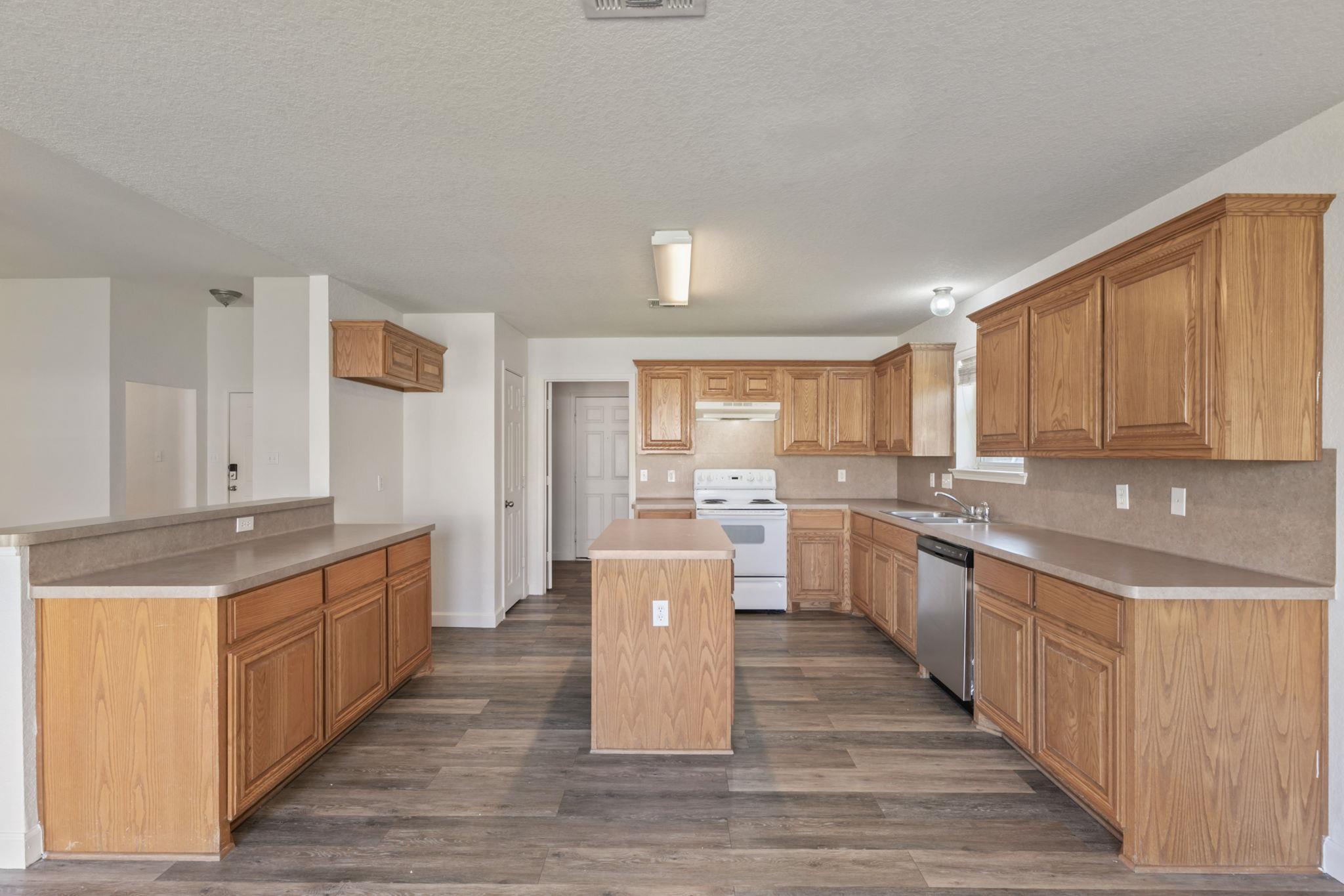 1609 Paint Brush Dr, Lockhart, TX 78644
