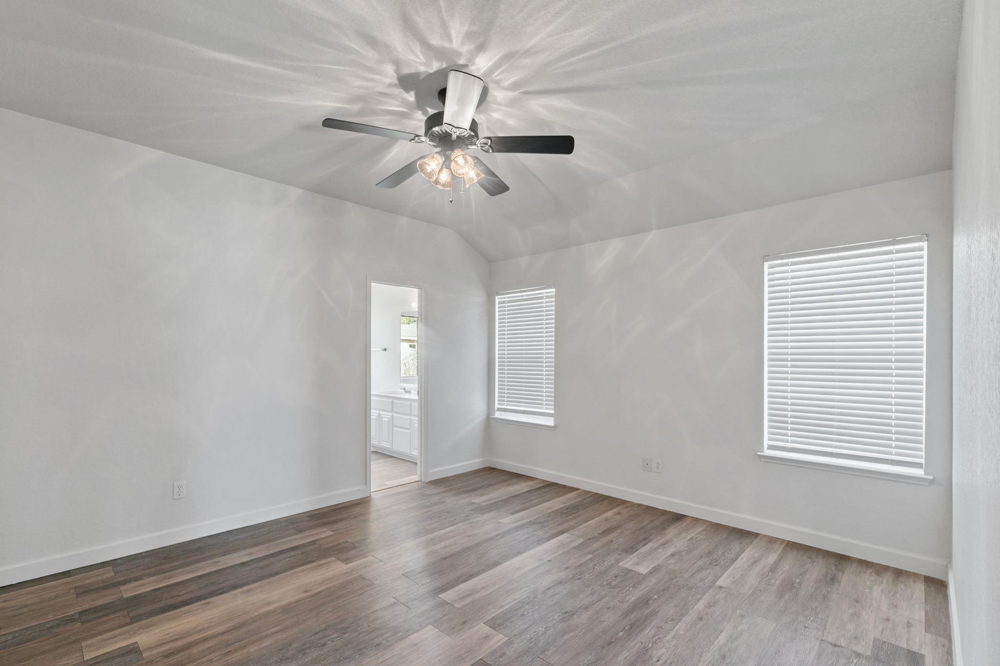 1609 Paint Brush Dr, Lockhart, TX 78644