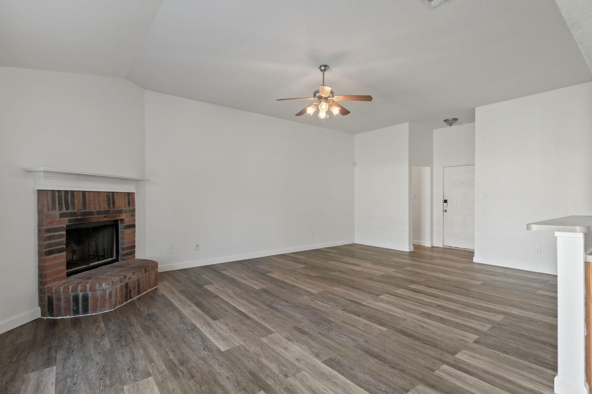 1609 Paint Brush Dr, Lockhart, TX 78644