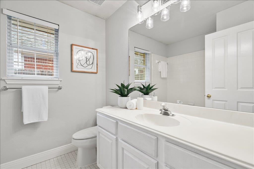 6868 Auckland Dr, Austin, TX 78749