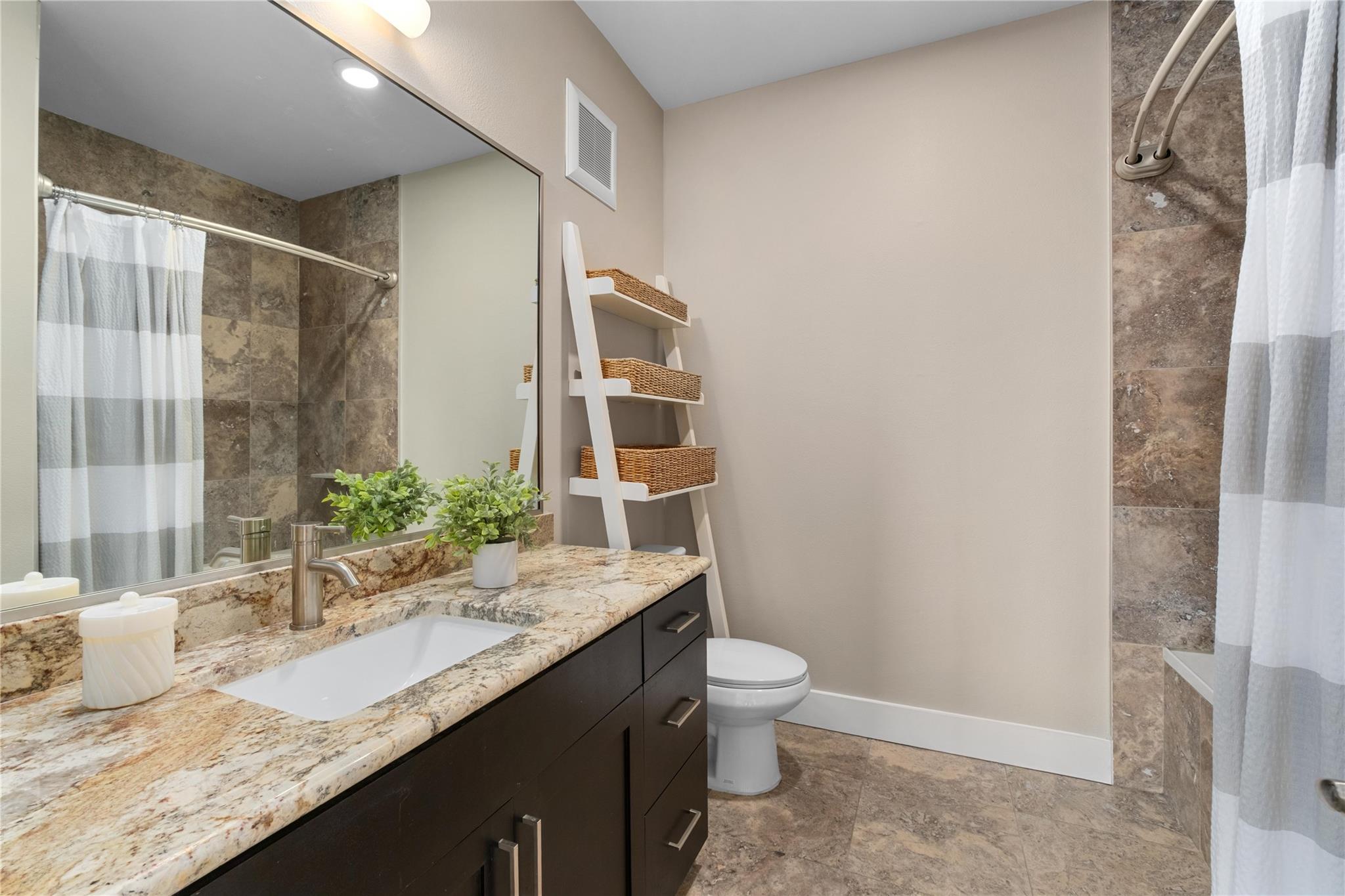 1615 E 7th St # 402, Austin, TX 78702
