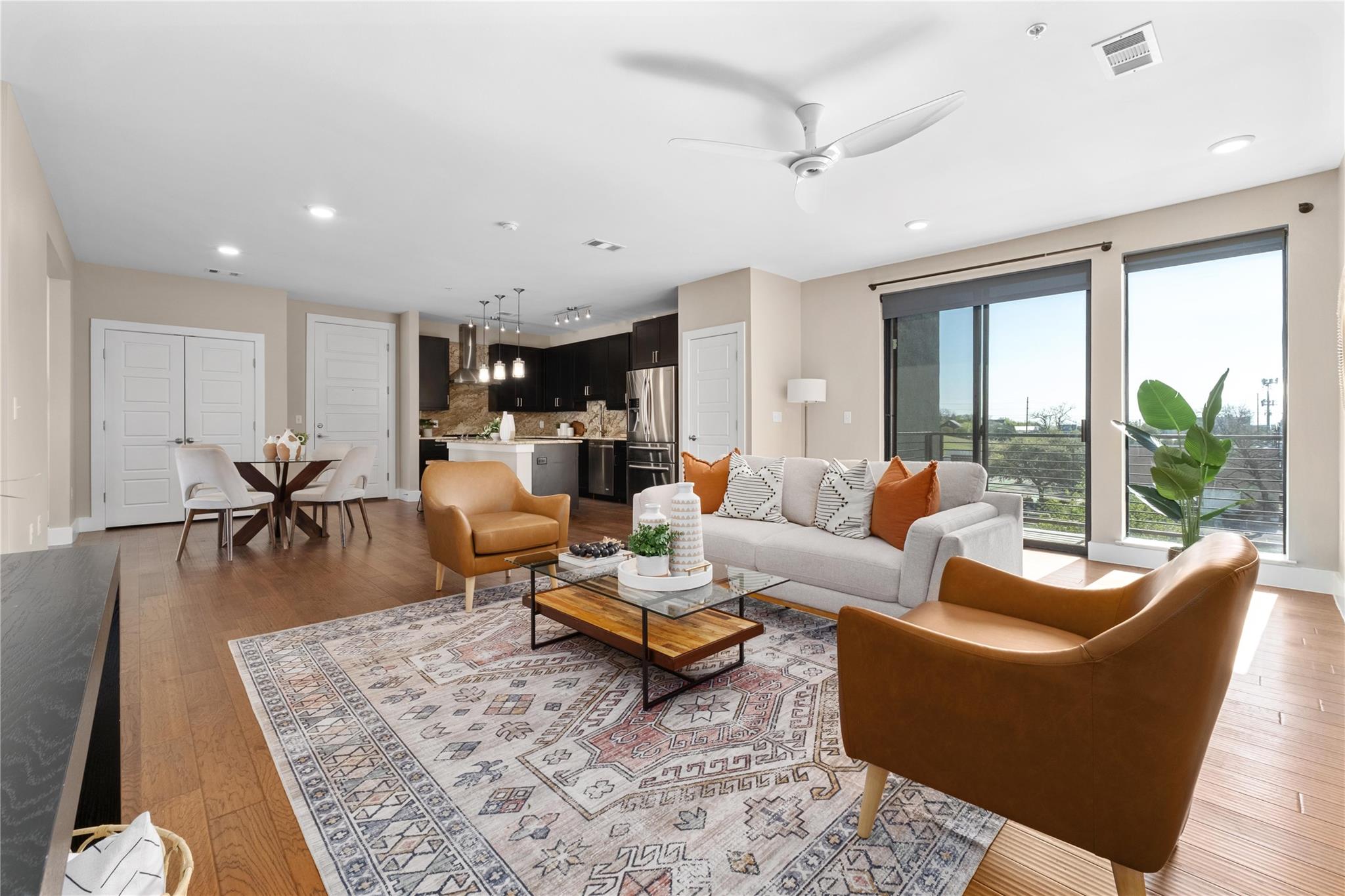1615 E 7th St # 402, Austin, TX 78702