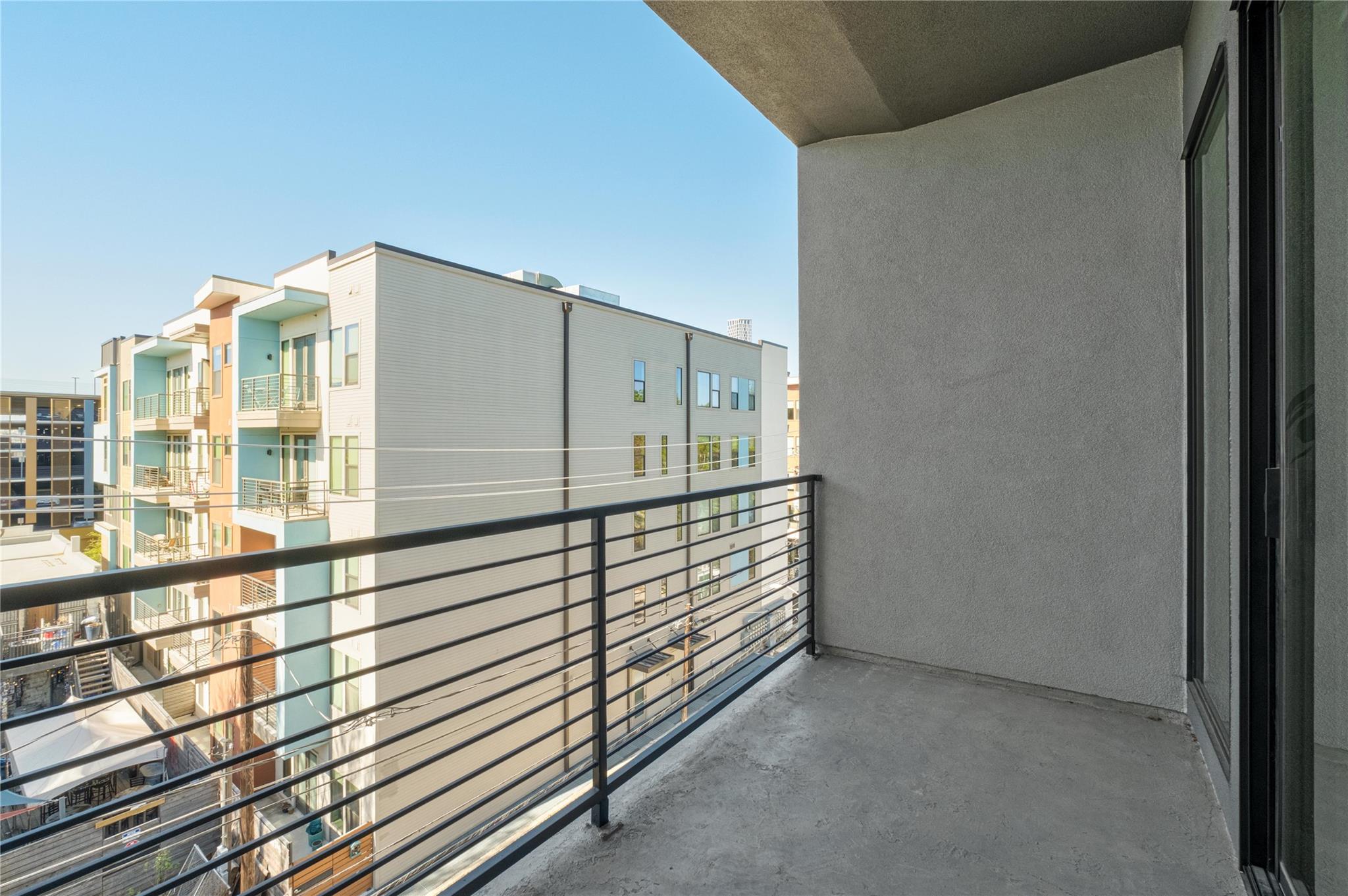 1615 E 7th St # 402, Austin, TX 78702