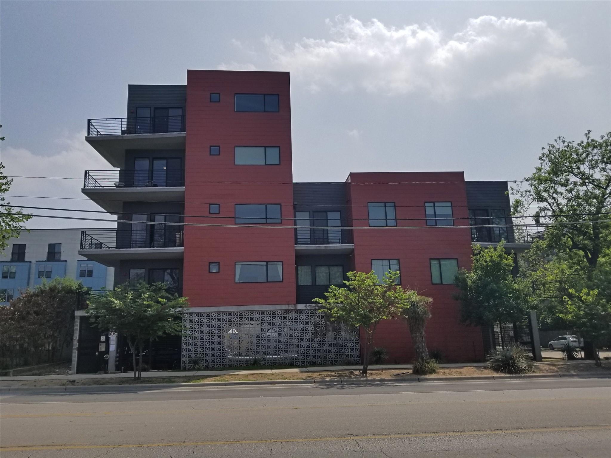 1615 E 7th St # 402, Austin, TX 78702