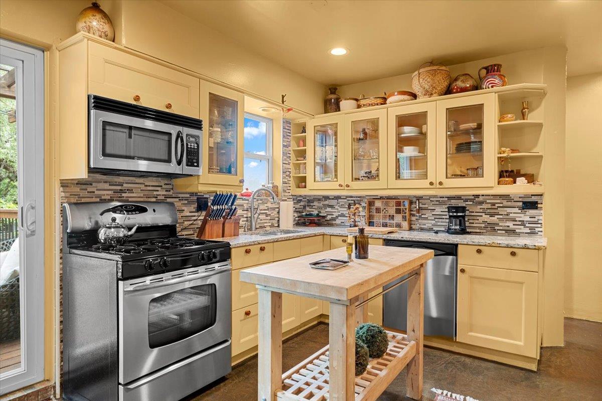 708 W Elizabeth St, Austin, TX 78704