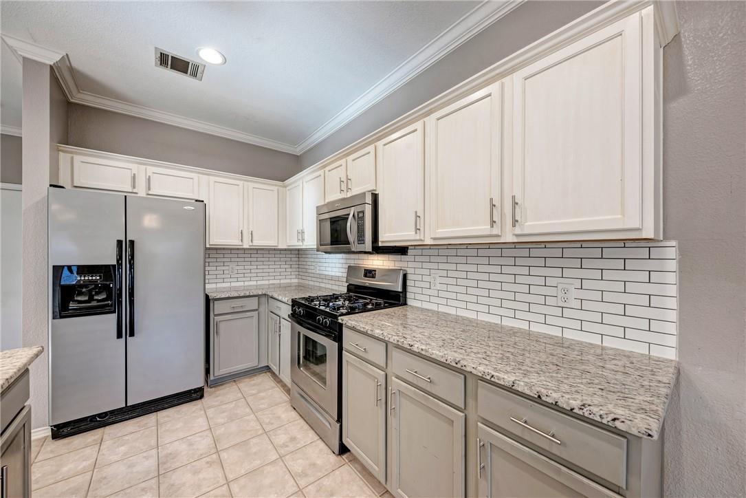 2400 Hallie Ln, Round Rock, TX 78664