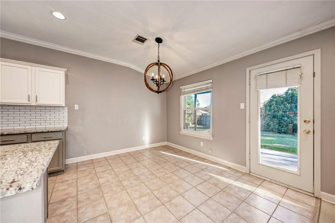 2400 Hallie Ln, Round Rock, TX 78664