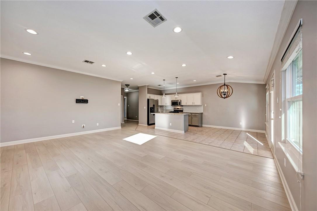 2400 Hallie Ln, Round Rock, TX 78664