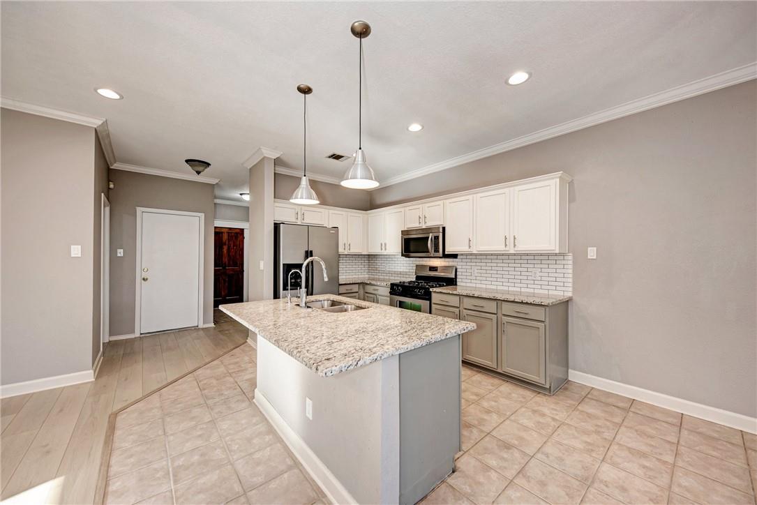 2400 Hallie Ln, Round Rock, TX 78664
