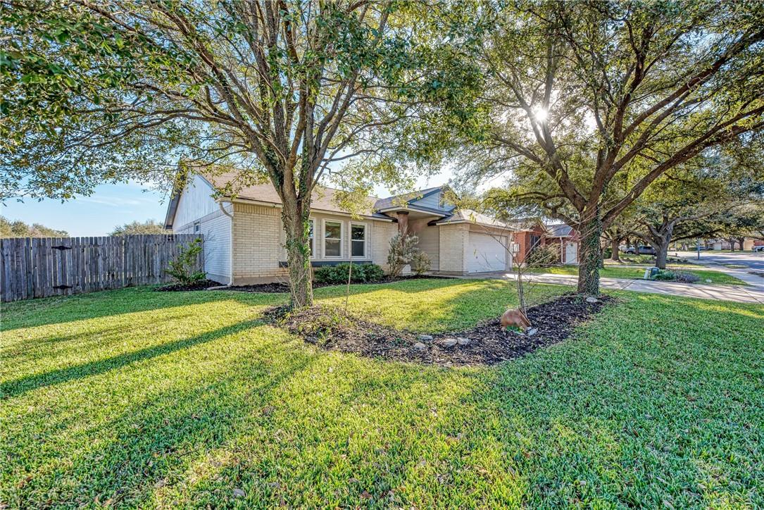 2400 Hallie Ln, Round Rock, TX 78664