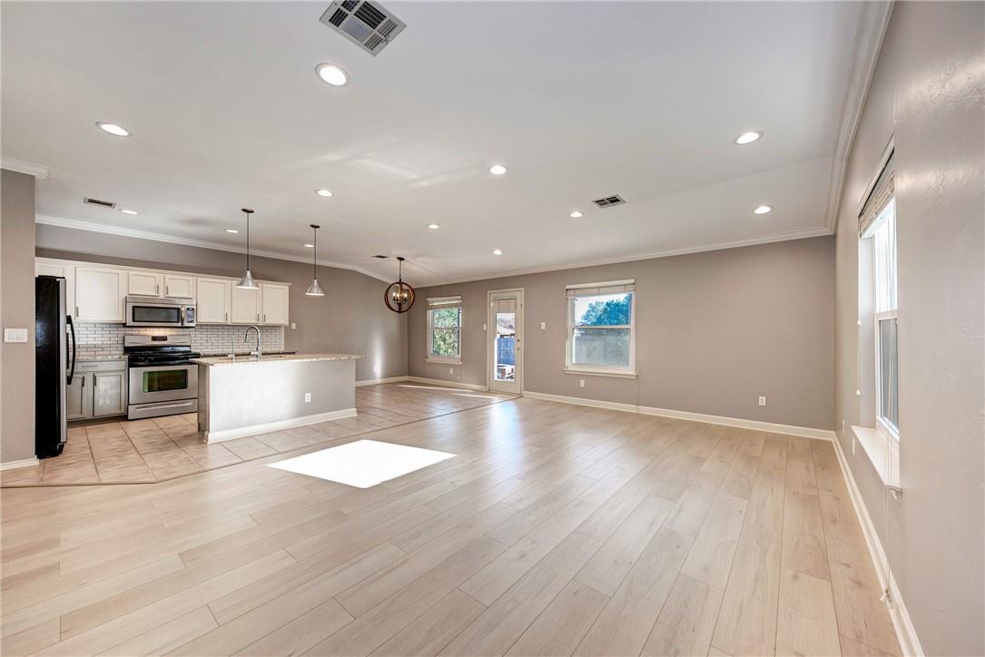 2400 Hallie Ln, Round Rock, TX 78664