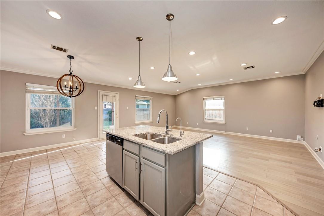 2400 Hallie Ln, Round Rock, TX 78664