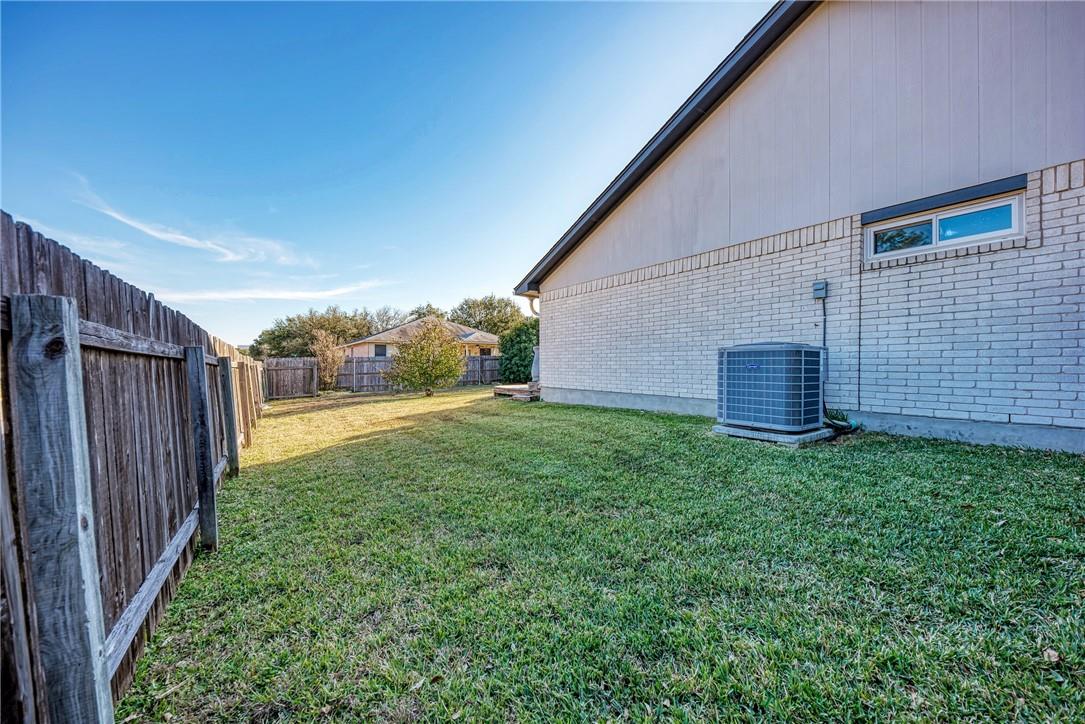 2400 Hallie Ln, Round Rock, TX 78664