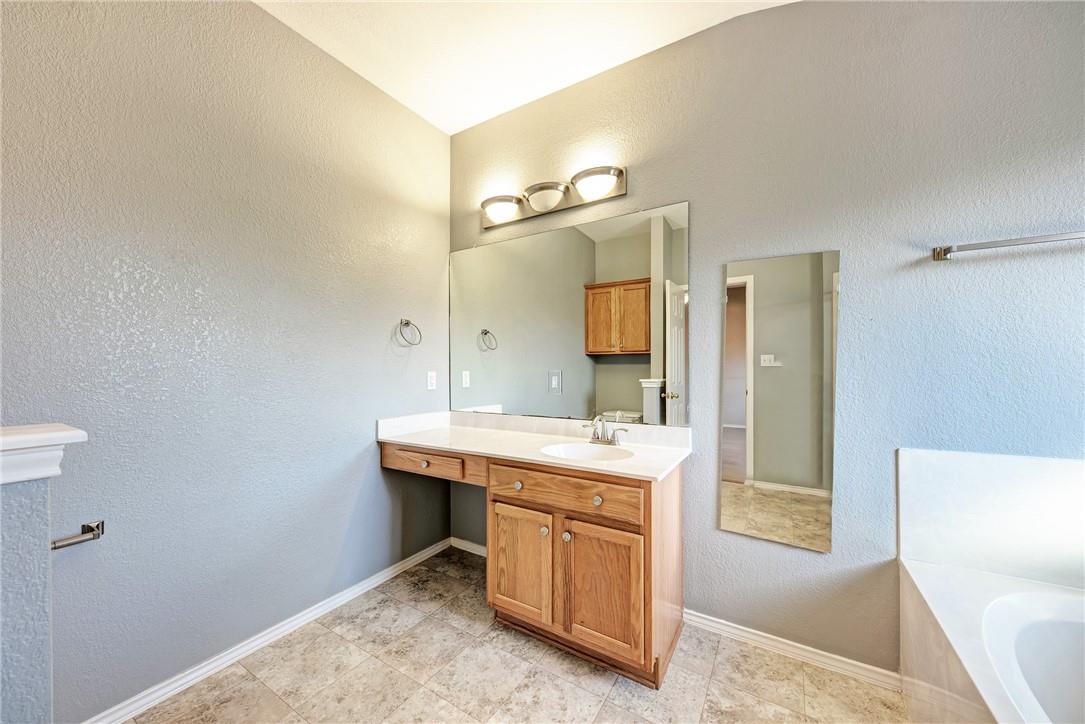 2400 Hallie Ln, Round Rock, TX 78664