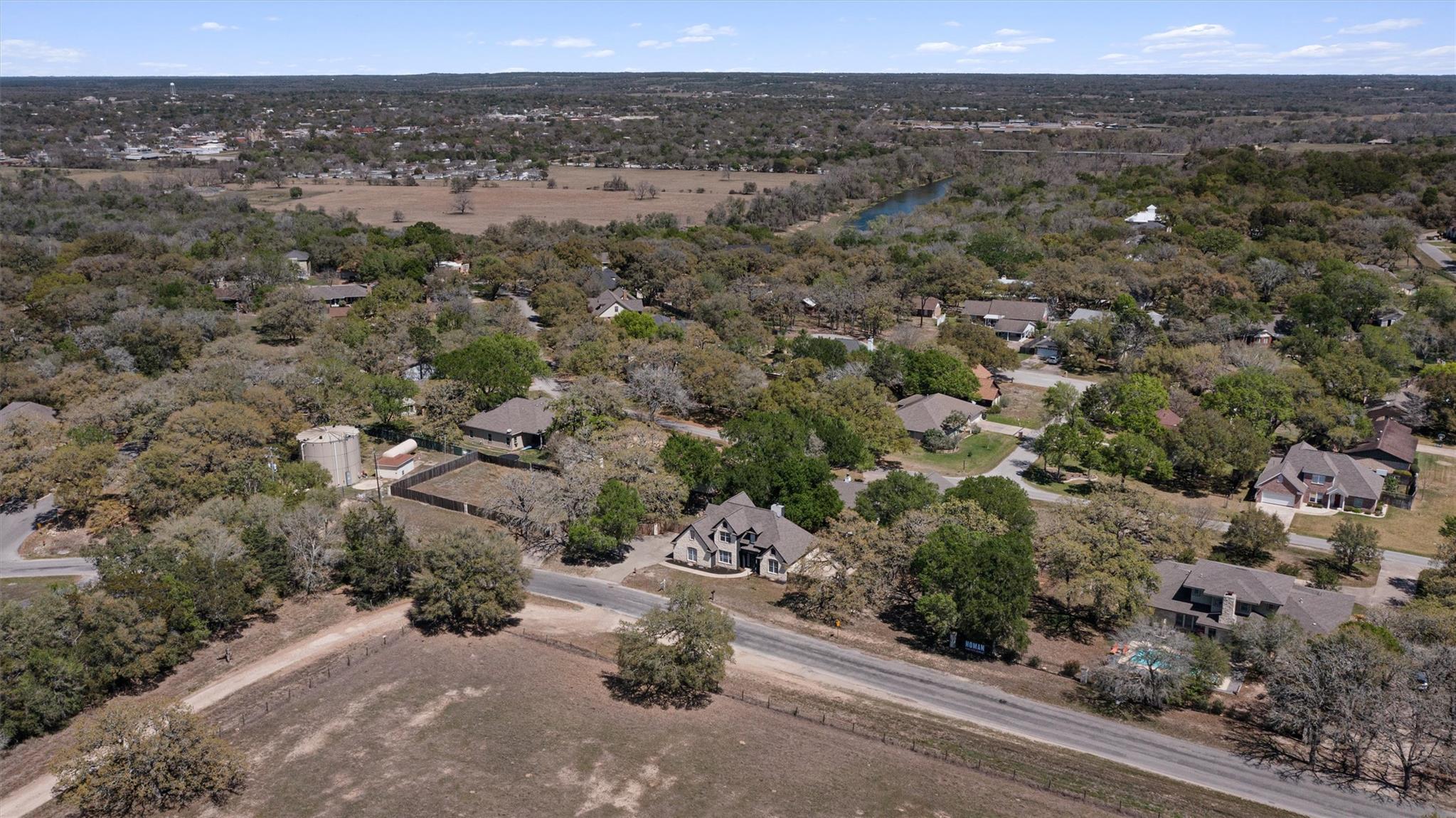 312 Country Club Dr, La Grange, TX 78945