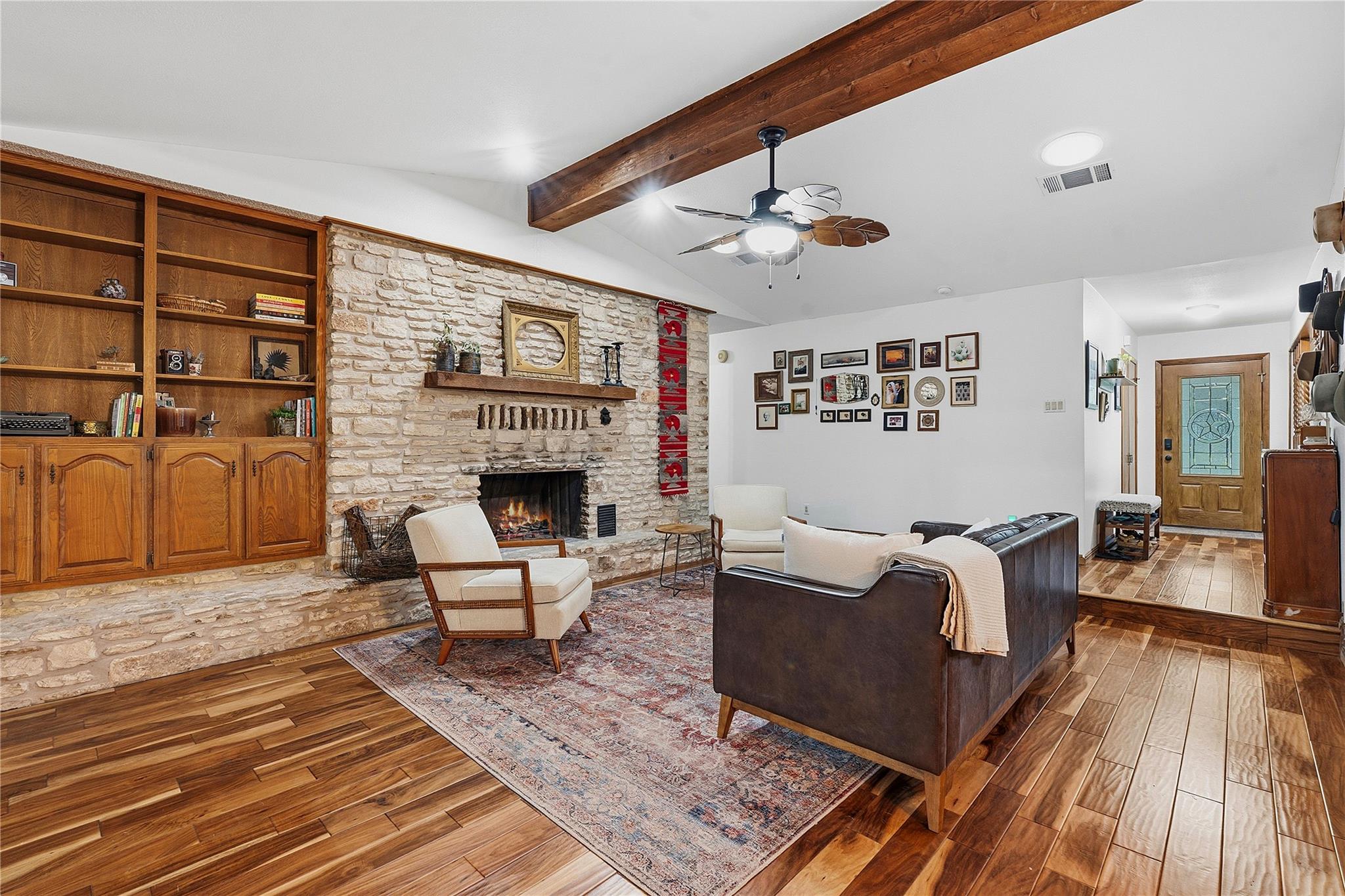 203 Leisurewoods Dr, Buda, TX 78610