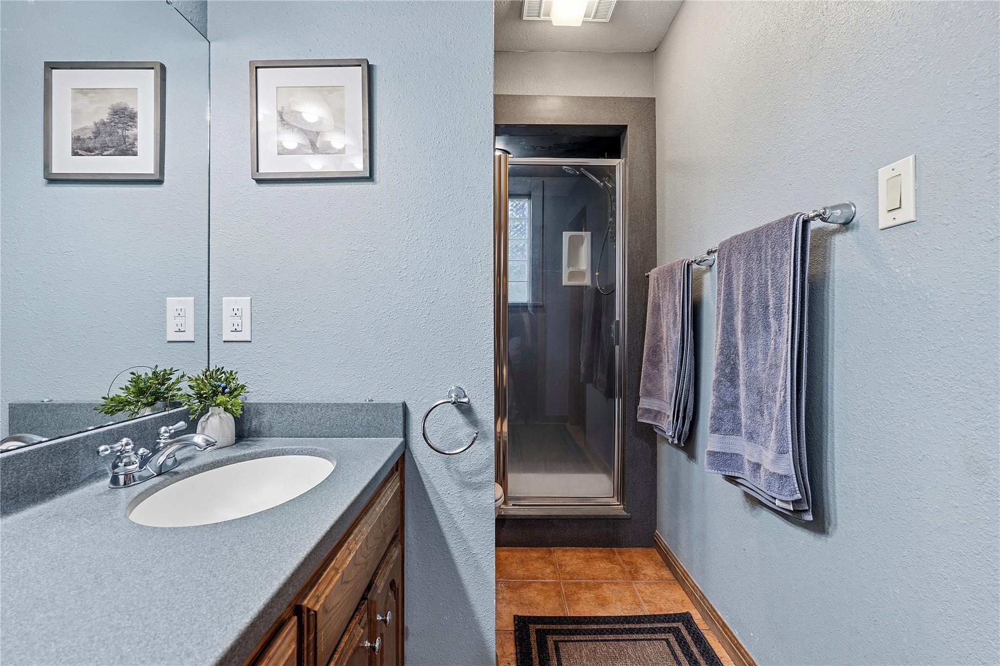 203 Leisurewoods Dr, Buda, TX 78610