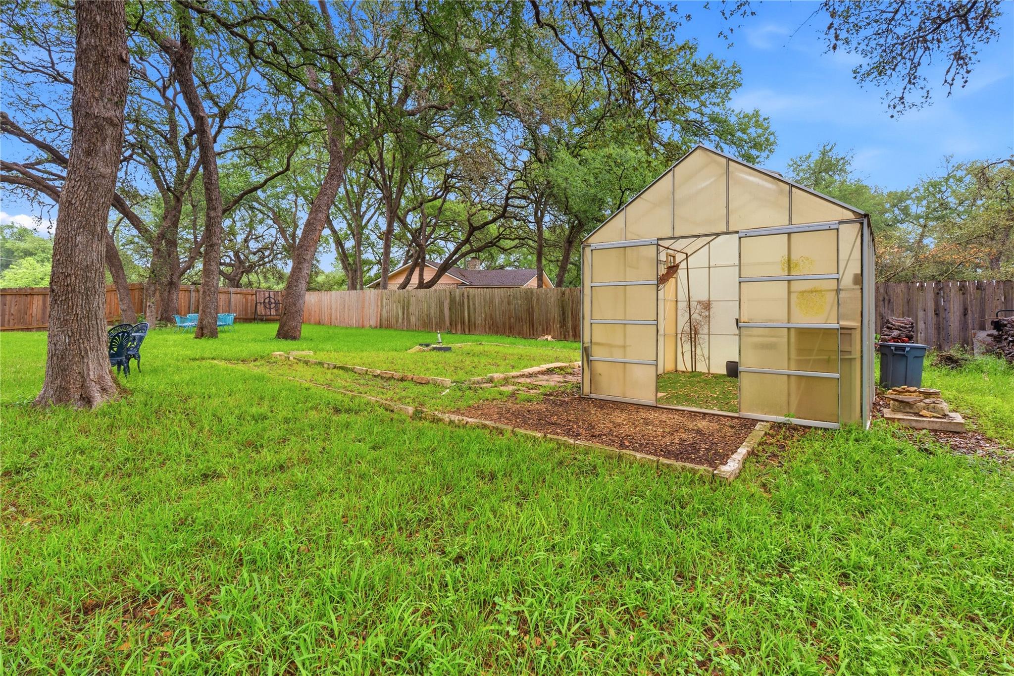 203 Leisurewoods Dr, Buda, TX 78610
