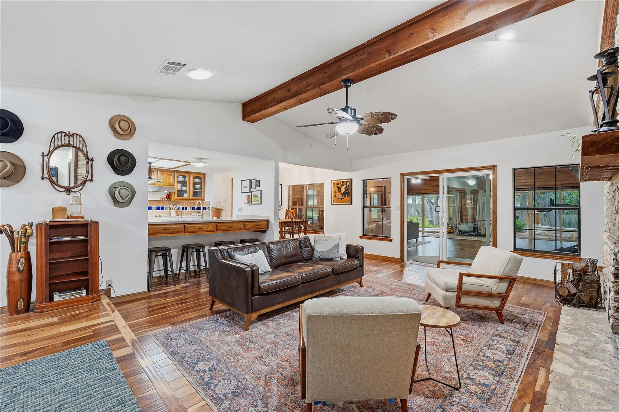 203 Leisurewoods Dr, Buda, TX 78610
