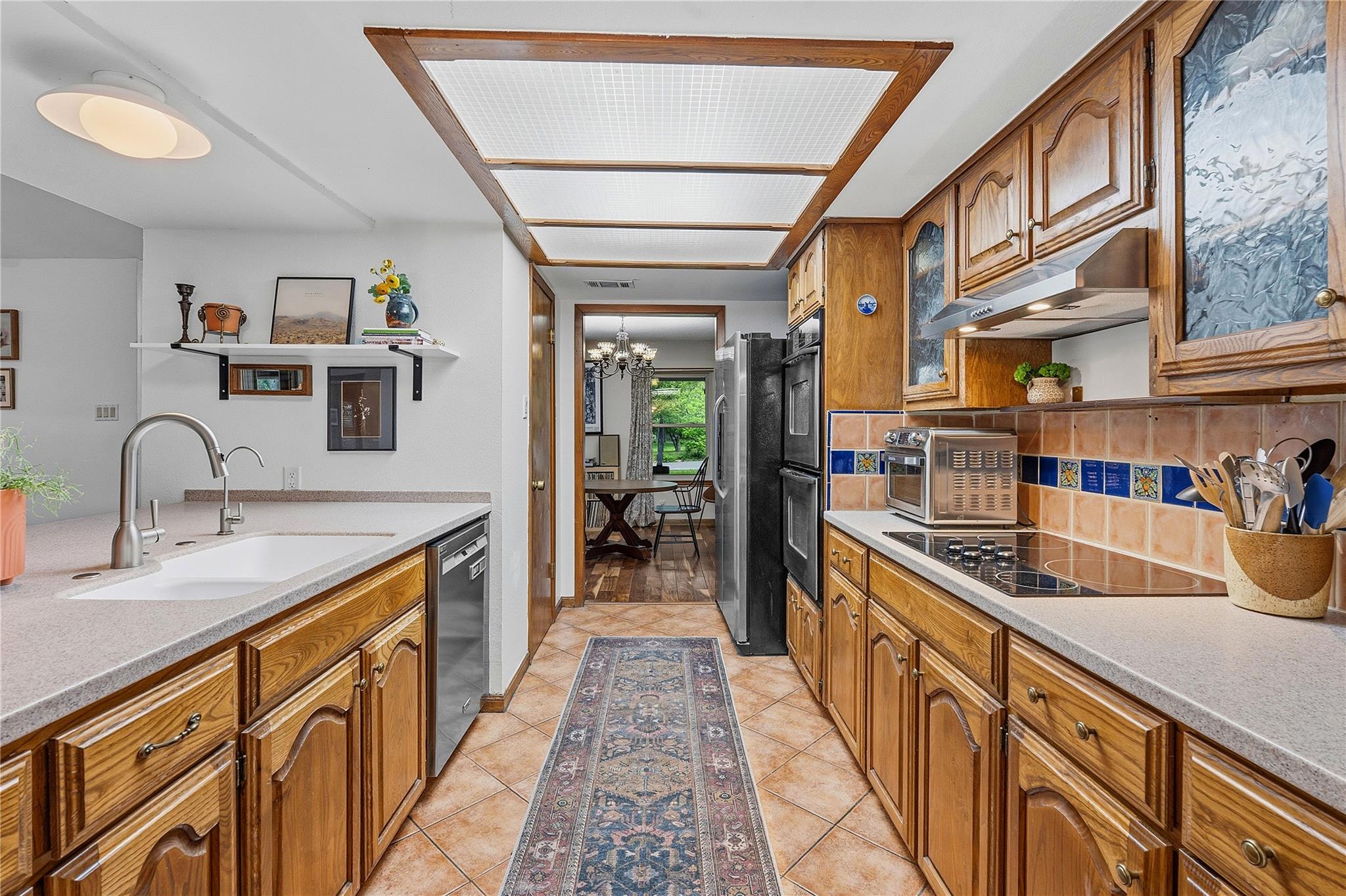 203 Leisurewoods Dr, Buda, TX 78610