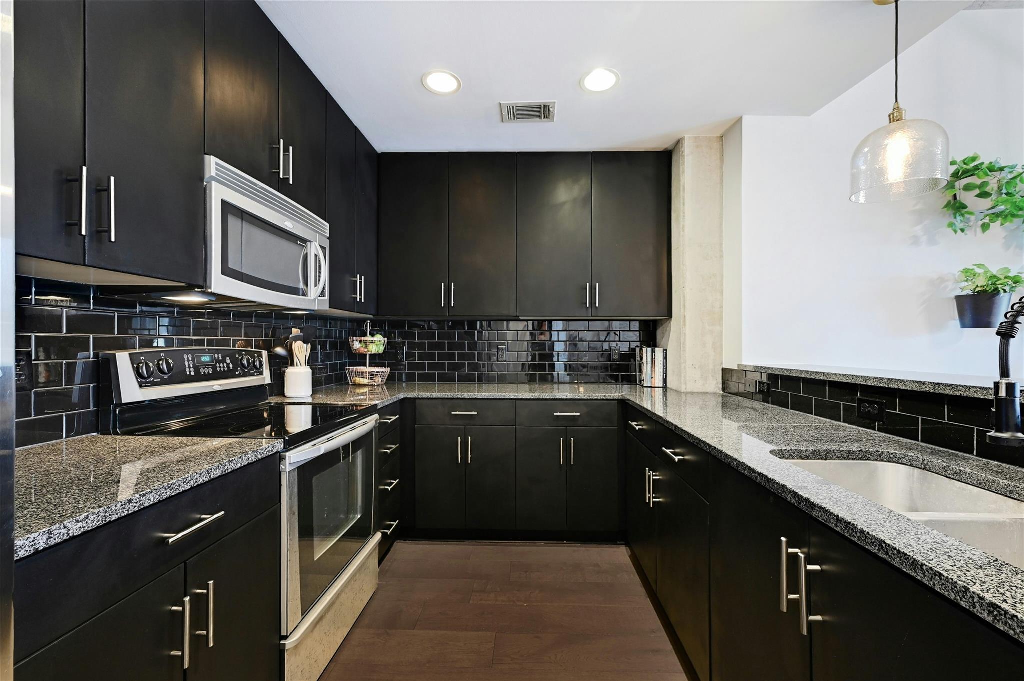 360 Nueces St # 1809, Austin, TX 78701