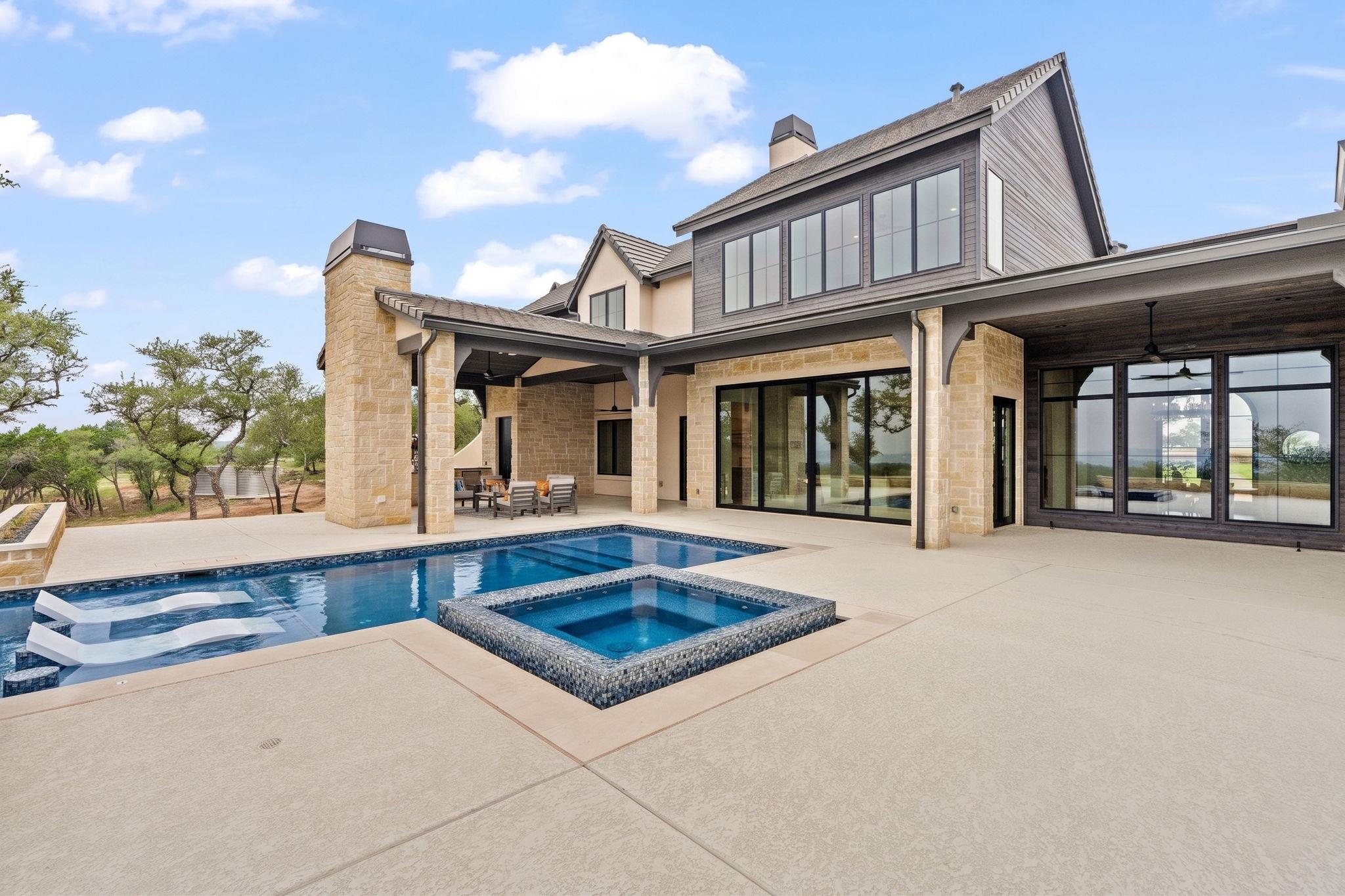 1149 Canyon Crossing View, Dripping Springs, TX 78620