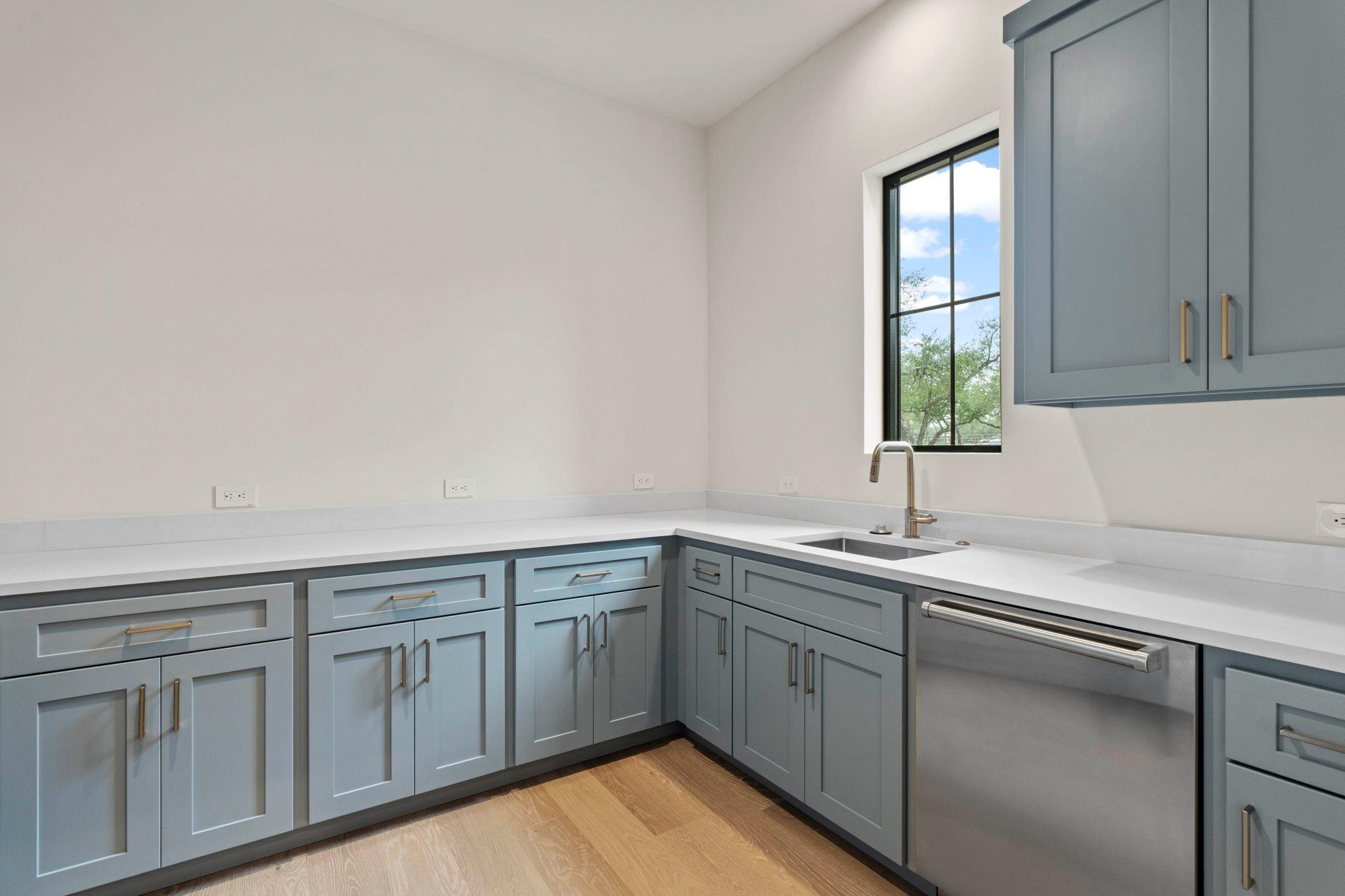 1149 Canyon Crossing View, Dripping Springs, TX 78620