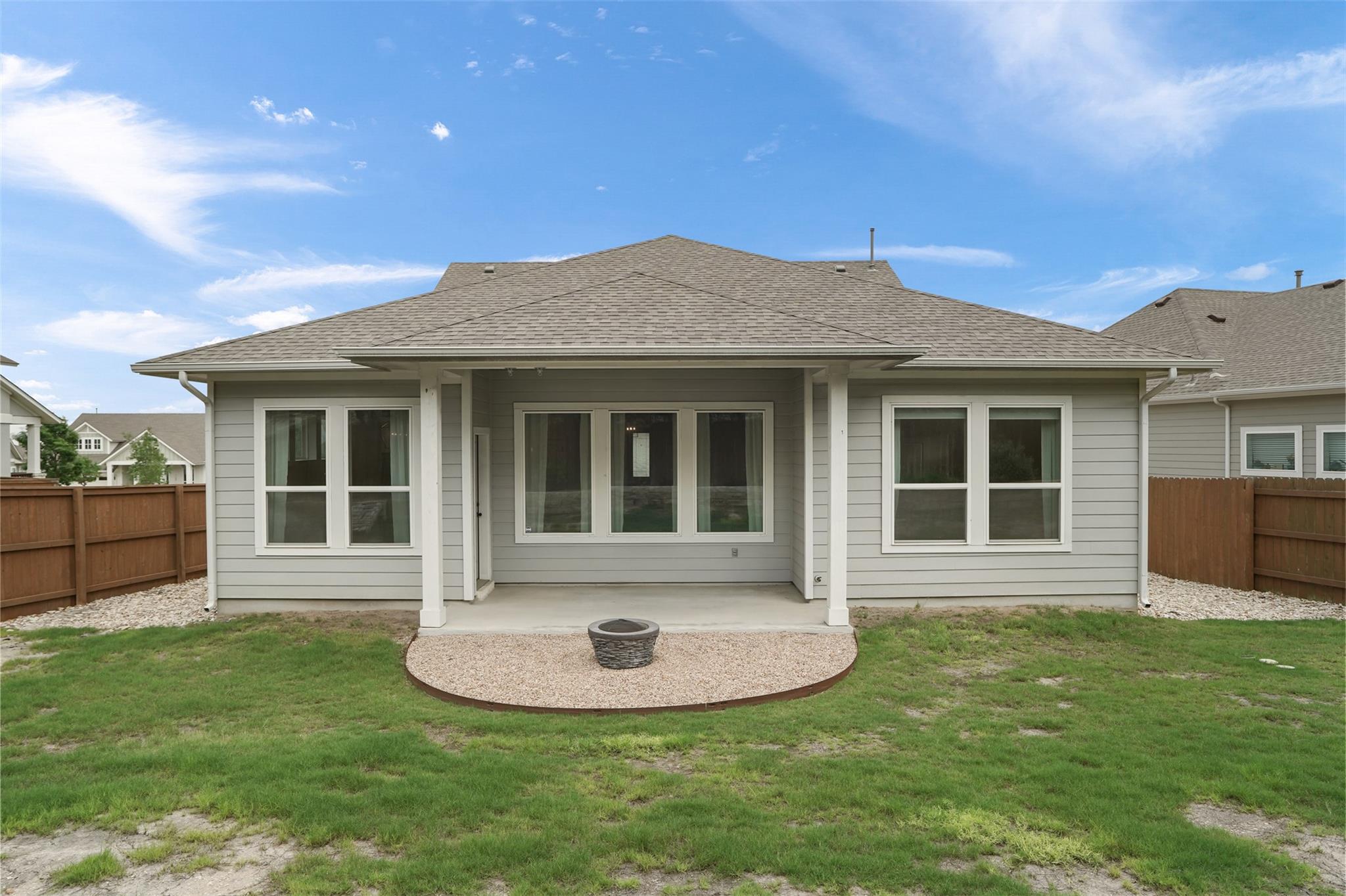 522 Dayridge Dr, Dripping Springs, TX 78620