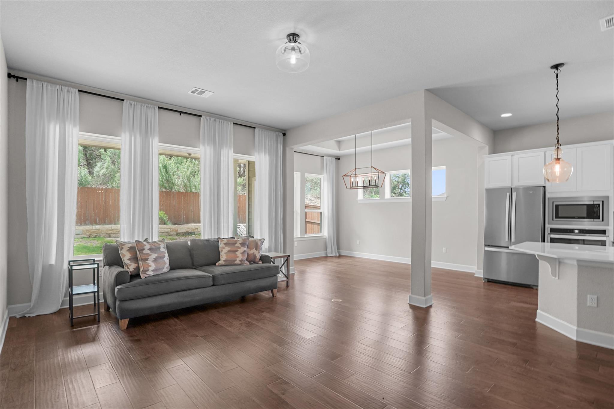 522 Dayridge Dr, Dripping Springs, TX 78620