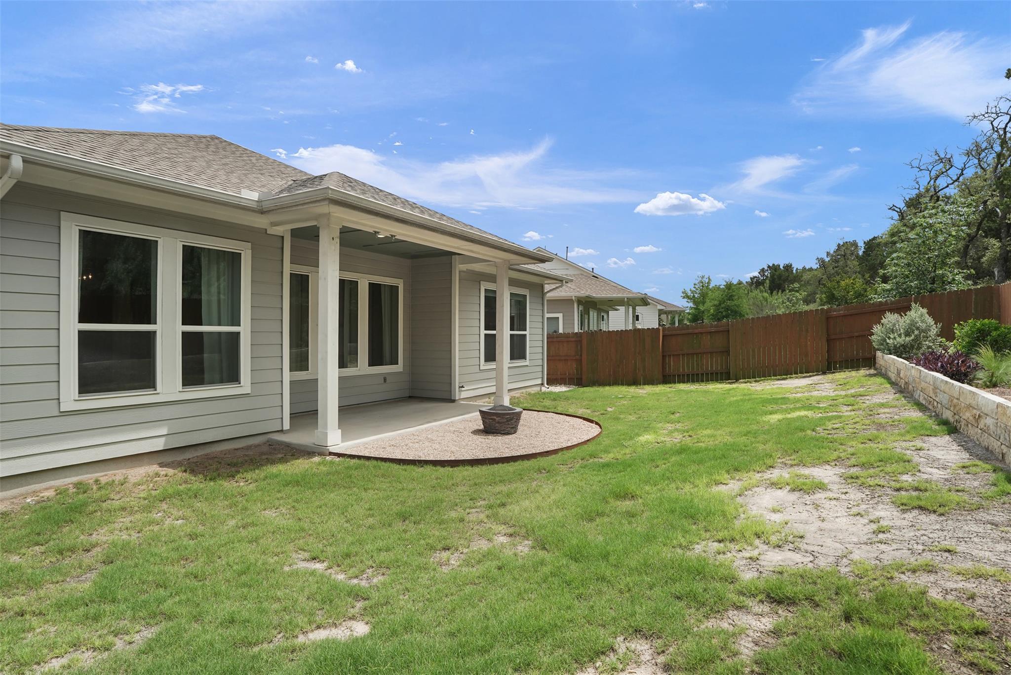 522 Dayridge Dr, Dripping Springs, TX 78620