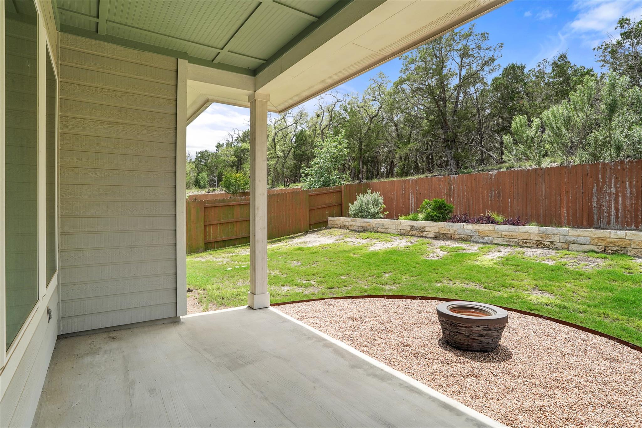 522 Dayridge Dr, Dripping Springs, TX 78620